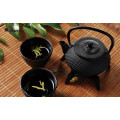 Bouilloire en fonte noire en pot d&#39;eau et thé bouilloire